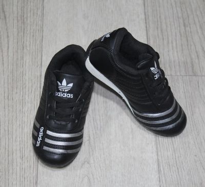 Лот: 12053072. Фото: 1. Кроссовки Adidas 16,5-17см. Кеды, кроссовки