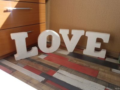 Лот: 15837241. Фото: 1. Буквы белые Love из пенопласта... Другое (свадебная мода)