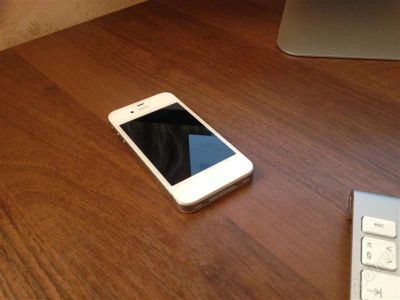 Лот: 1772479. Фото: 1. Iphone 4 8gb Белый. Смартфоны