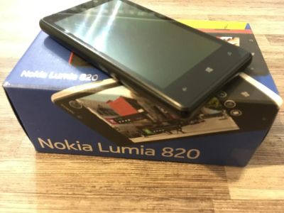 Лот: 9259647. Фото: 1. Телефон Nokia lumia 820. Смартфоны
