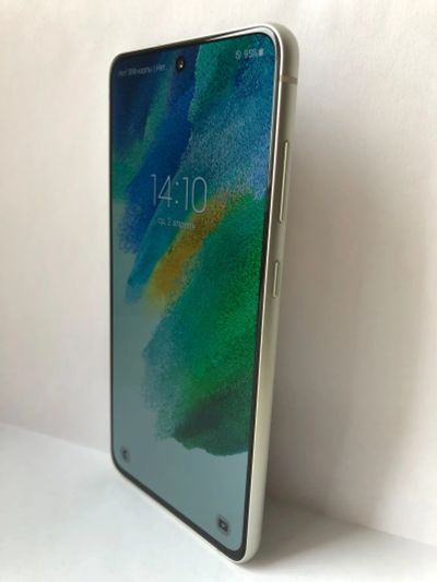 Лот: 25236082. Фото: 1. Смартфон Samsung Galaxy S21 FE... Смартфоны
