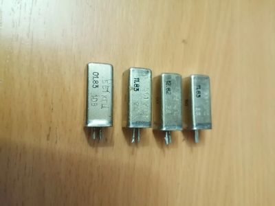 Лот: 25238341. Фото: 1. Кварцевые резонаторы 561кГц 4... Кварцевые резонаторы