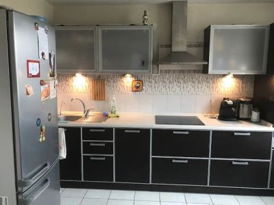 Лот: 10890979. Фото: 1. Продам 3-комн в центре Взлетки. Квартиры, студии
