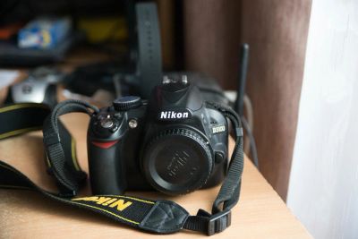 Лот: 9695816. Фото: 1. Nikon D3100, читать описание. Цифровые зеркальные