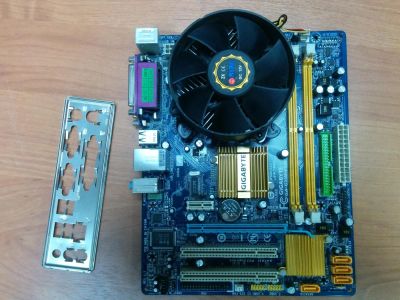 Лот: 5633818. Фото: 1. Материнская плата Gigabyte GA-G31-ES2C... Материнские платы