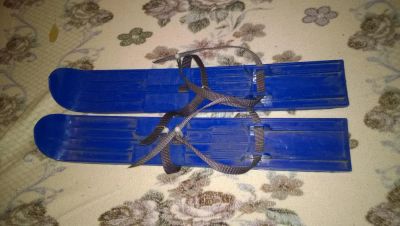 Лот: 6560774. Фото: 1. лыжи пластик 60*10. Лыжи