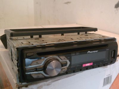 Лот: 11252322. Фото: 1. Автомагнитола pioneer DEH-1400UB... Автомагнитолы