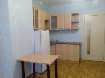 Лот: 7010690. Фото: 1. Сдам 1-комнатную квартиру - студию... Квартиры, студии