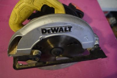 Лот: 10333393. Фото: 1. Пила Dewalt DWЕ 560 - QS (Е3639В... Электроинструмент