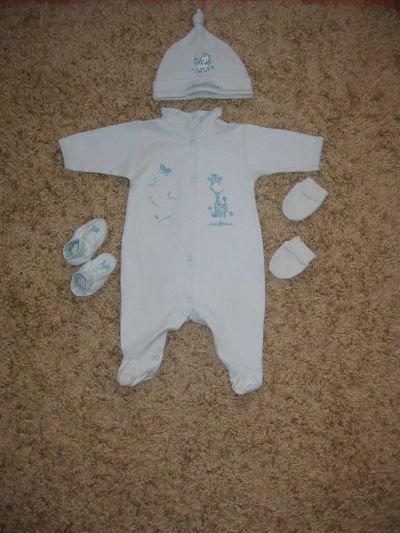 Лот: 3025535. Фото: 1. Комбинезон с шапочкой пинетками... Одежда для дома