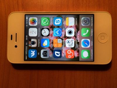 Лот: 4924415. Фото: 1. iPhone 4S 16Gb белый в хорошем... Смартфоны