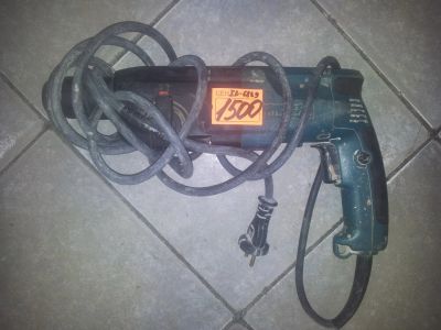 Лот: 4042864. Фото: 1. Продам перфоратор Makita HR2450... Электроинструмент