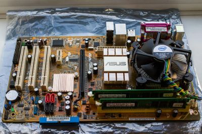 Лот: 14765654. Фото: 1. Asus P5KPL-C + Intel E2180 (2000... Материнские платы