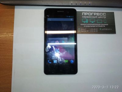 Лот: 15585437. Фото: 1. Телефон FLY IQ4403 б/у. Смартфоны