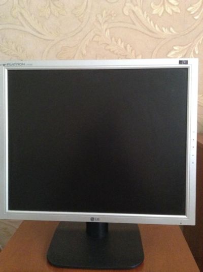 Лот: 6402392. Фото: 1. Монитор LG L1918S. ЖК-мониторы