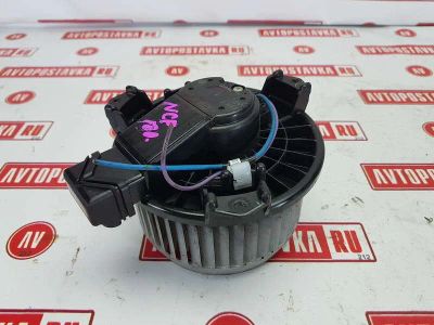Лот: 20899418. Фото: 1. Моторчик печки Toyota Ractis NSP120... Двигатель и элементы двигателя