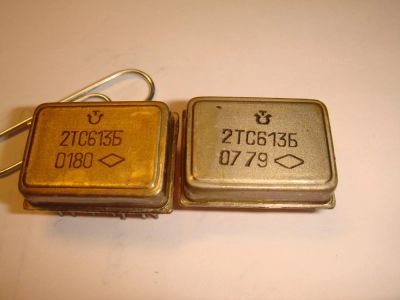 Лот: 4079499. Фото: 1. Микросхемы 2ТС613Б зол. Микросхемы