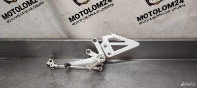 Лот: 22463098. Фото: 1. Кронштейн водителя левый Suzuki... Запчасти