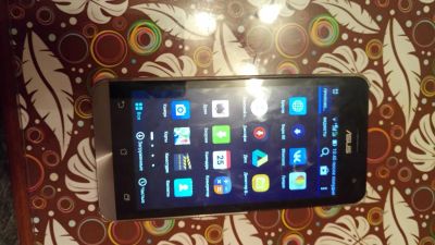 Лот: 9674573. Фото: 1. Asus Zenfone 5 16 Gb. Смартфоны