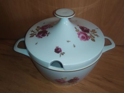 Лот: 25371270. Фото: 1. Супница фарфоровая с крышкой 3... Предметы сервировки