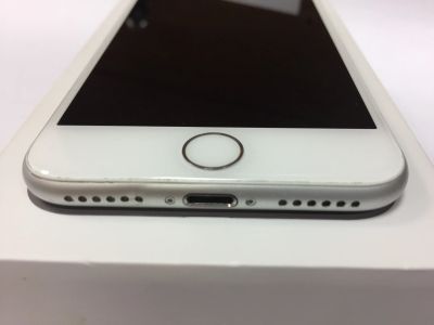 Лот: 12643794. Фото: 1. Смартфон Apple iPhone 7 128 ГБ... Смартфоны