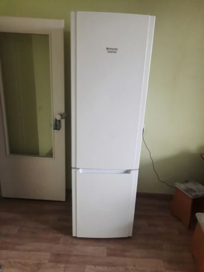 Лот: 16343613. Фото: 1. Холодильник Hotpoint Ariston. Холодильники, морозильные камеры