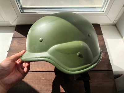 Лот: 7794066. Фото: 1. Каска шлем зеленый БУ. Аксессуары, запчасти