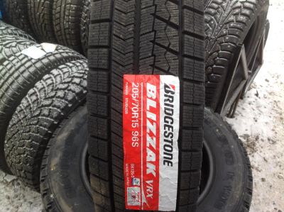 Лот: 4486488. Фото: 1. 205 70r15 Bridgestone Blizzak... Шины