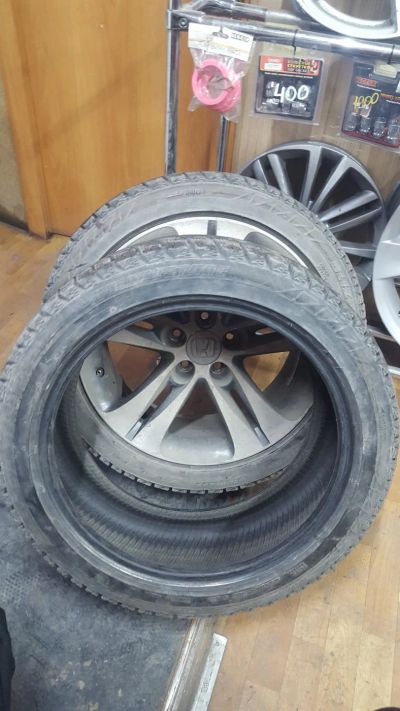 Лот: 10881890. Фото: 1. Шины 235/45/18 Bridgestone REVO2. Шины
