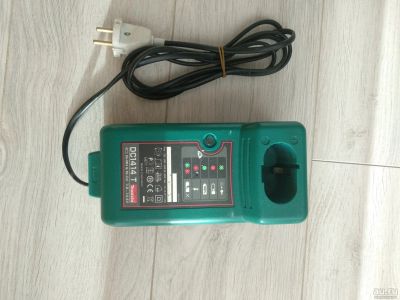 Лот: 17541061. Фото: 1. Зарядное устройство Makita. Электроинструмент