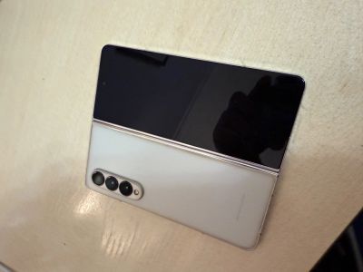 Лот: 24886326. Фото: 1. Samsung galaxy fold 12/256 gold. Смартфоны