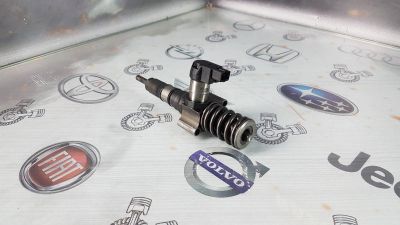 Лот: 23584887. Фото: 1. Форсунка Volkswagen Passat BKP... Двигатель и элементы двигателя