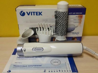 Лот: 10097360. Фото: 1. Продам фен-щетку Vitek VT-2293... Укладка и стрижка волос, бритьё, эпиляция