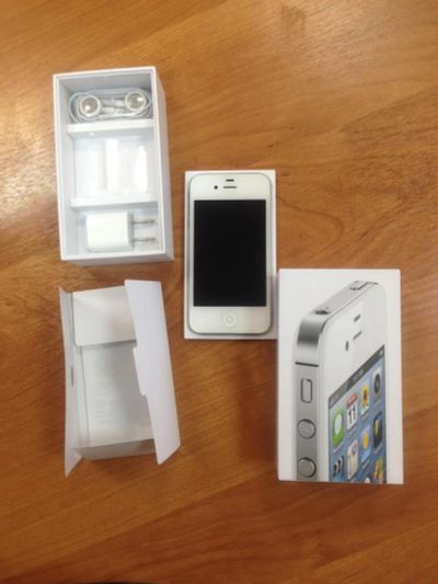 Лот: 8904591. Фото: 1. iPhone 4 S, 16 GB. Смартфоны