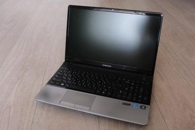 Лот: 11089847. Фото: 1. Ноутбук Samsung NP300E5A-S08RU... Ноутбуки