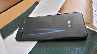 Лот: 13972319. Фото: 1. Honor 10. Смартфоны