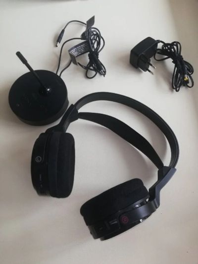 Лот: 17677725. Фото: 1. Наушники беспроводные Sony MDR-RF811RK. Наушники, гарнитуры