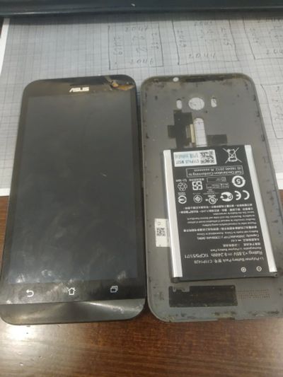 Лот: 15958669. Фото: 1. Смартфон Asus ze500 kl. Смартфоны