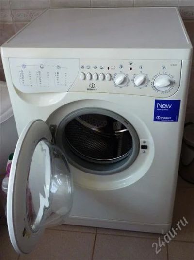 Лот: 1113708. Фото: 1. Стиральная машина Indesit W 145... Стиральные машины