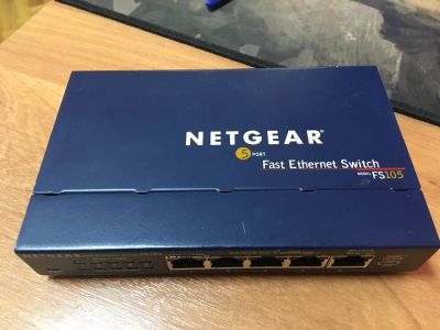 Лот: 14456152. Фото: 1. Коммутатор NetGear FS105. Коммутаторы
