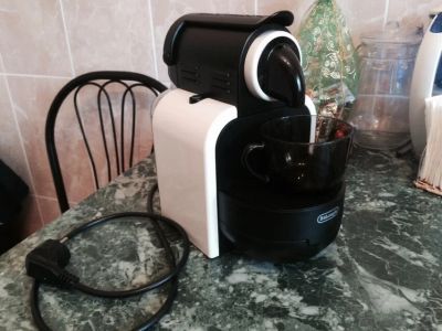 Лот: 4992842. Фото: 1. Капсульная кофемашина DeLonghi... Чайники, кофемашины, кулеры