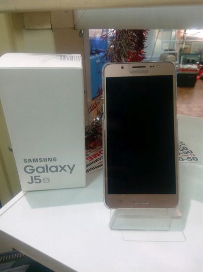 Лот: 11056534. Фото: 1. Samsung galaxy j5. Смартфоны