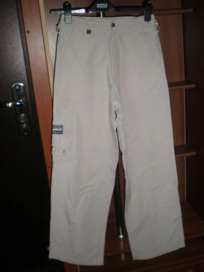 Лот: 4105960. Фото: 1. брюки для подростка 42 размер. Брюки, шорты, джинсы