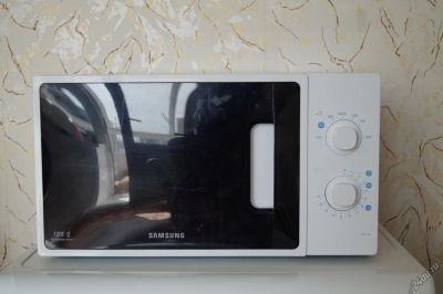 Лот: 4327637. Фото: 1. микроволновка samsung me 712 ar. Микроволновки, мини-печи