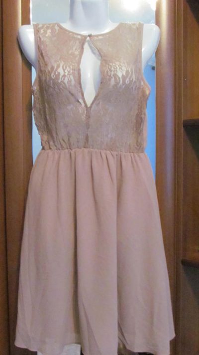 Лот: 6617207. Фото: 1. Красивое платье!. Платья