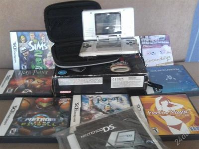 Лот: 865588. Фото: 1. игровая приставка nintendo ds... Игровые приставки, консоли