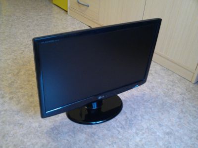Лот: 15737727. Фото: 1. Монитор LG Flatron W2243C. ЖК-мониторы