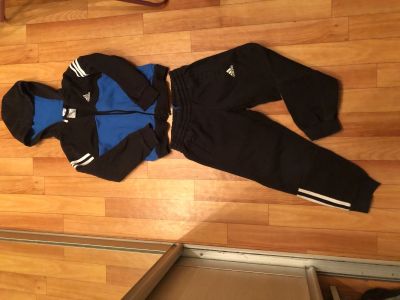 Лот: 14525152. Фото: 1. Спортивный костюм Adidas. Спортивная одежда