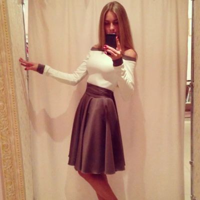 Лот: 3509696. Фото: 1. Платье с открытыми плечами. Платья