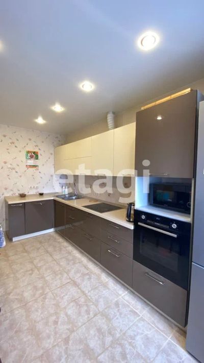 Лот: 22167597. Фото: 1. Продам 2-комн. кв. 65.3 кв.м... Квартиры, студии